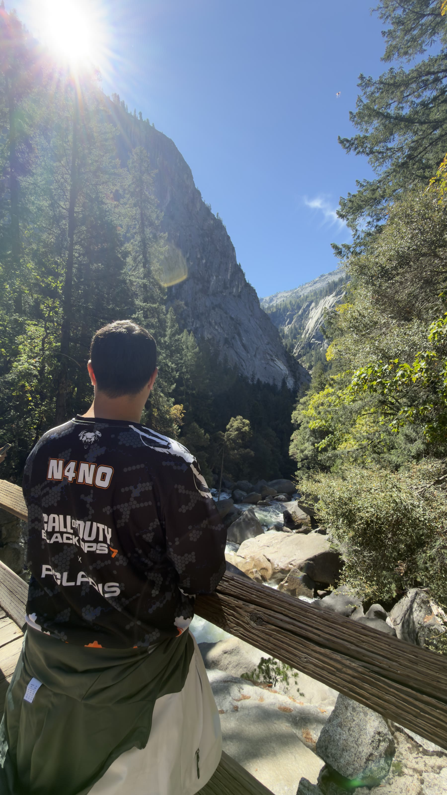 N4NOFPS com a camisa N4NO em Yosemite